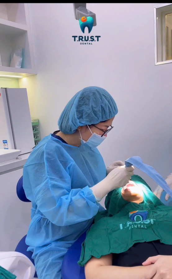 Video nhổ răng khôn 
